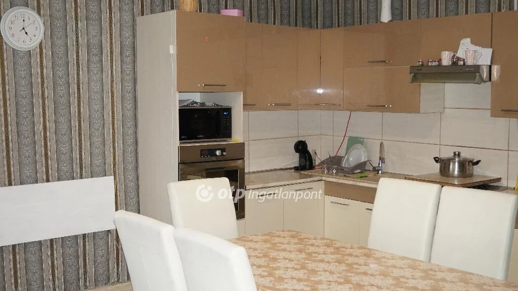 c3-1-name c2-1-name, Csány