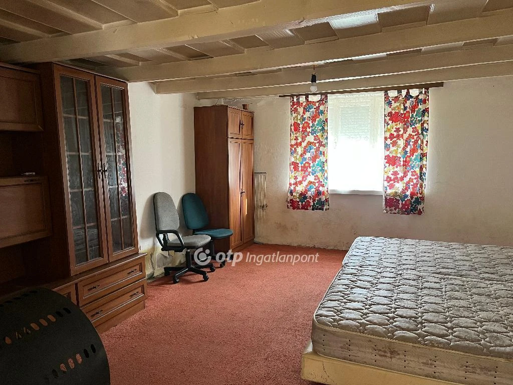 Eladó Ház, Maklár