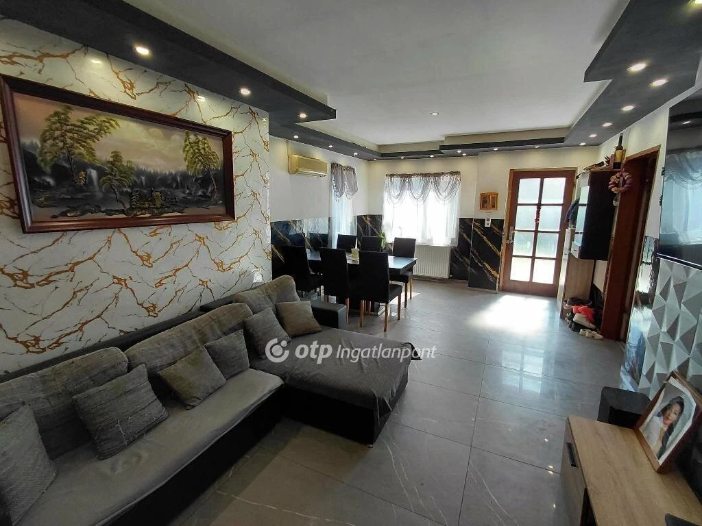 c3-1-name c2-1-name, Kápolna