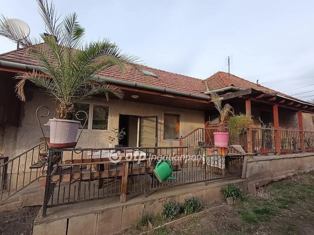 c3-1-name c2-1-name, Ecséd