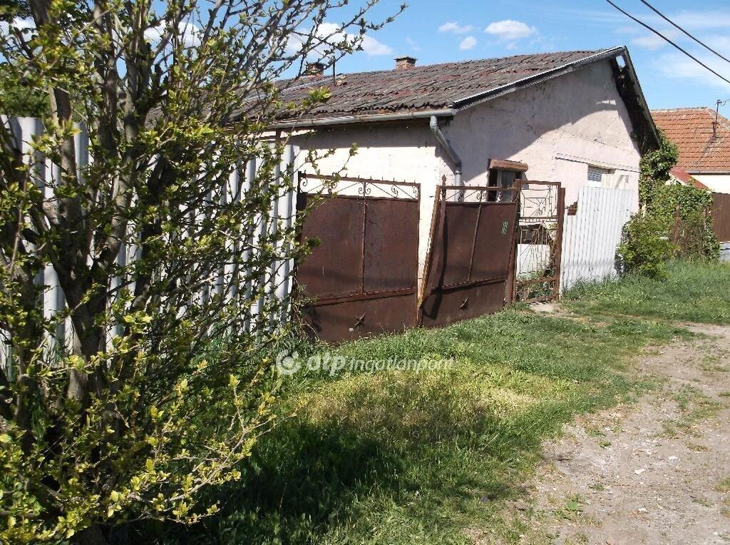 Eladó Ház, Gyöngyöshalász