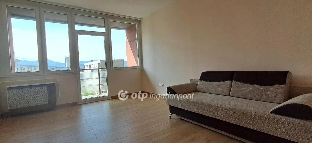 Eladó Lakás, Bátonyterenye