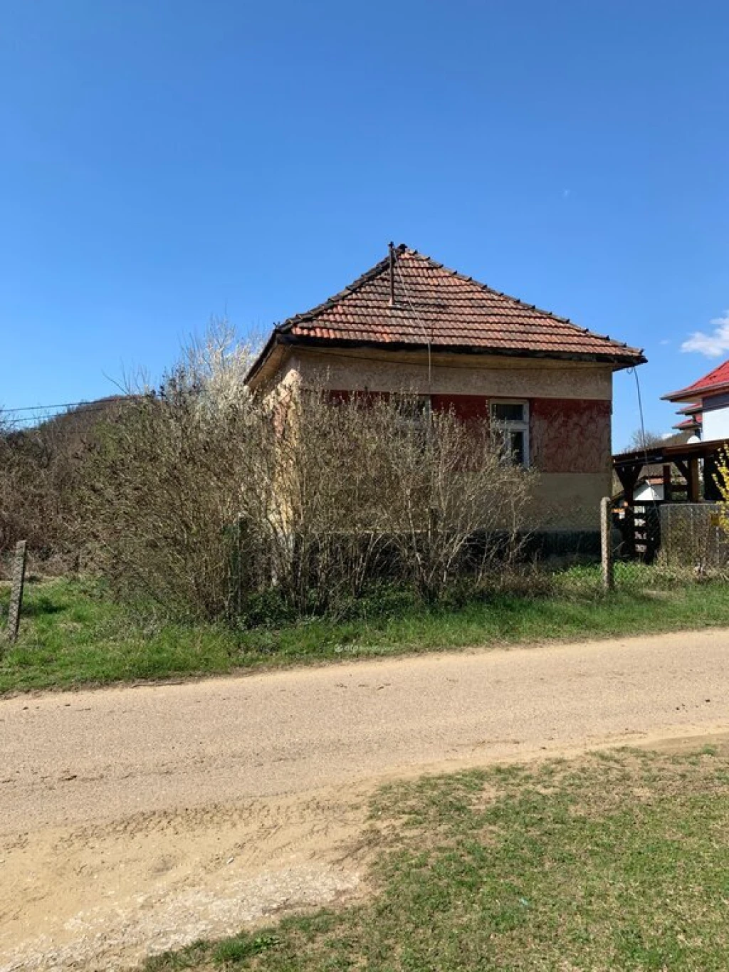 Eladó Ház, Istenmezeje