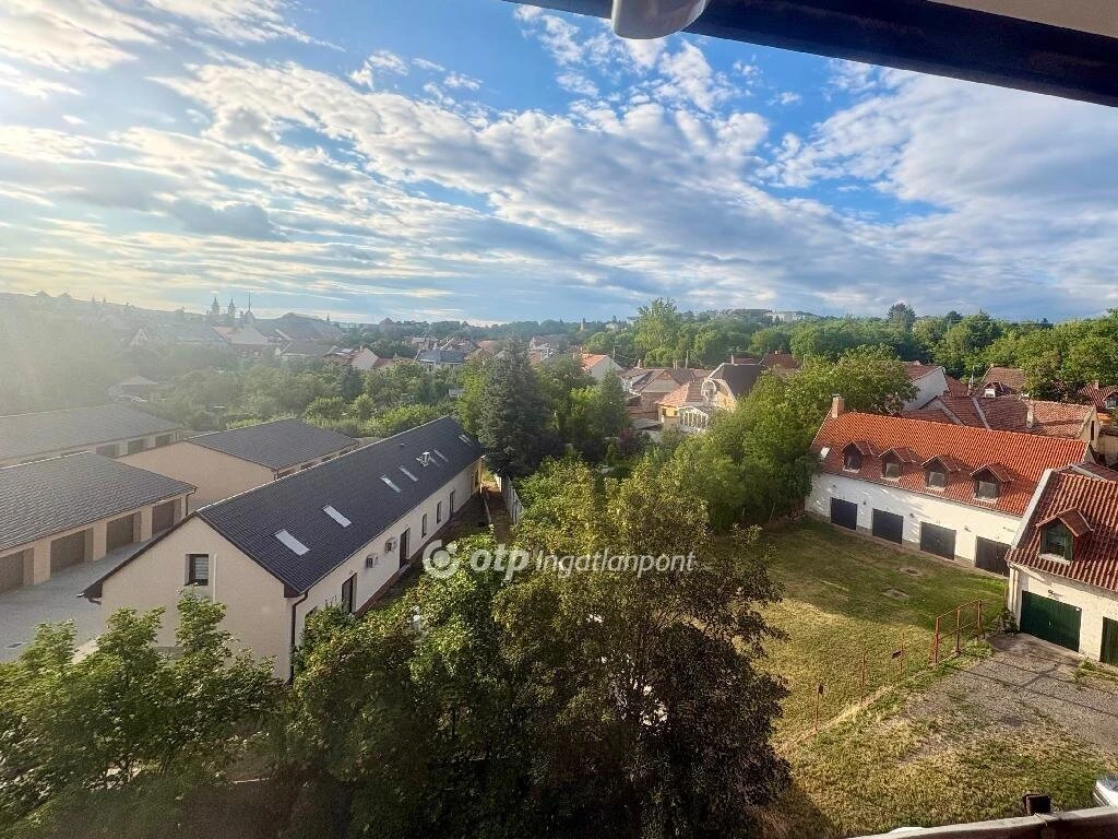 Eladó Lakás, Eger