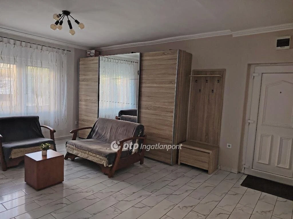 Eladó Lakás, Eger