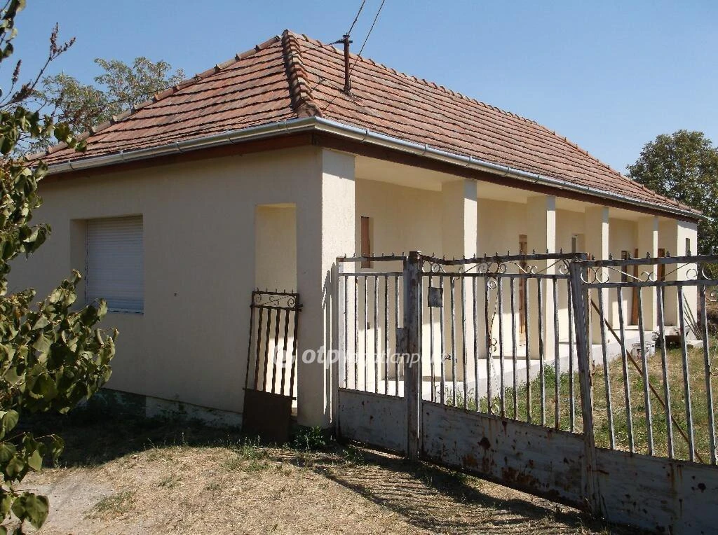 Eladó Ház, Gyöngyöstarján