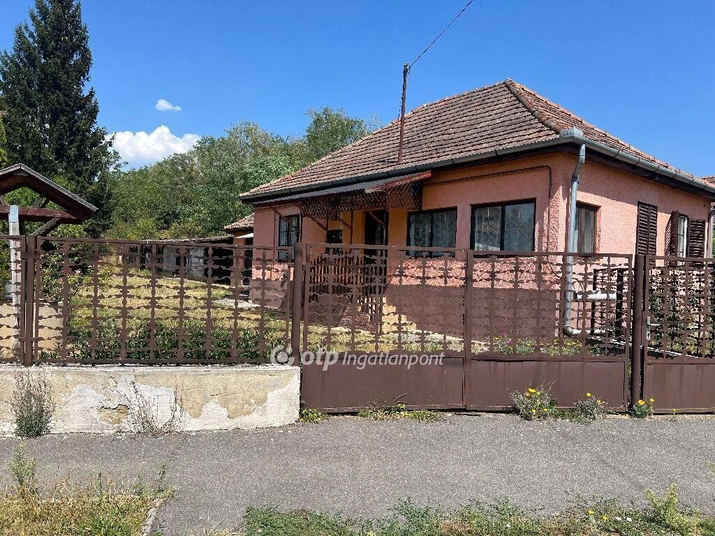 c3-1-name c2-1-name, Pétervására