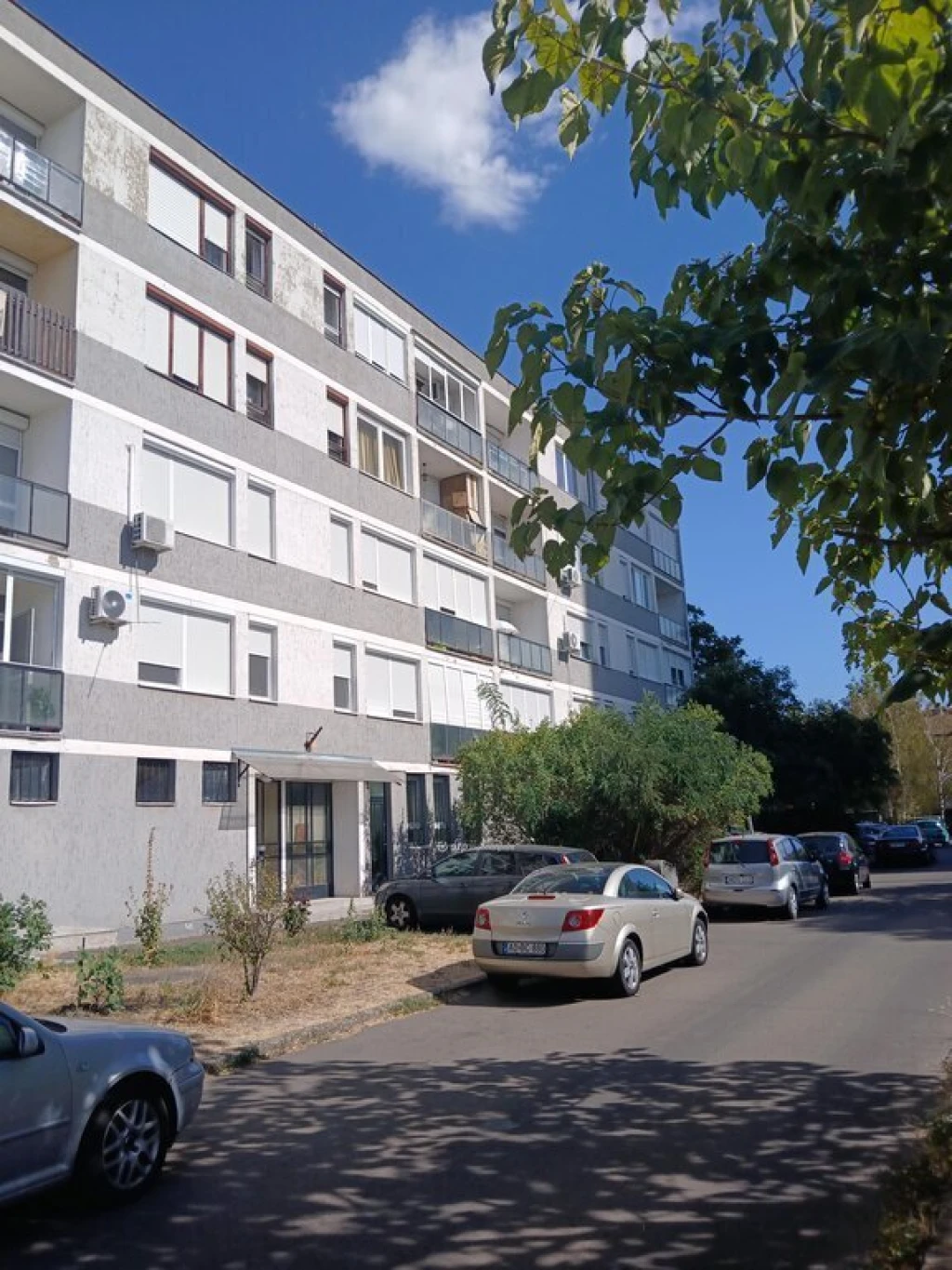 Eladó Lakás, Gyöngyös