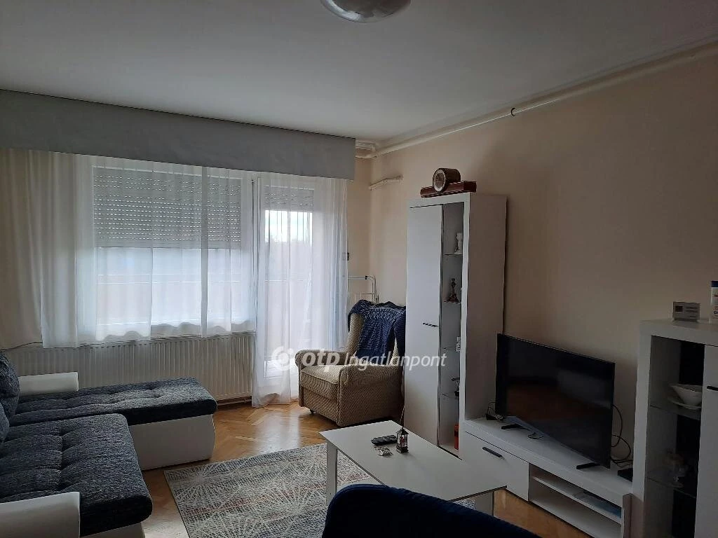 Eladó Lakás, Gyöngyös