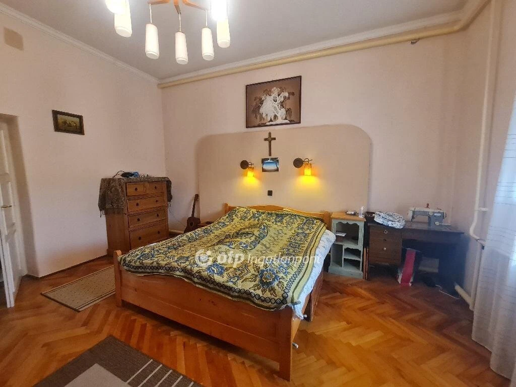 Eladó Ház, Nagytálya