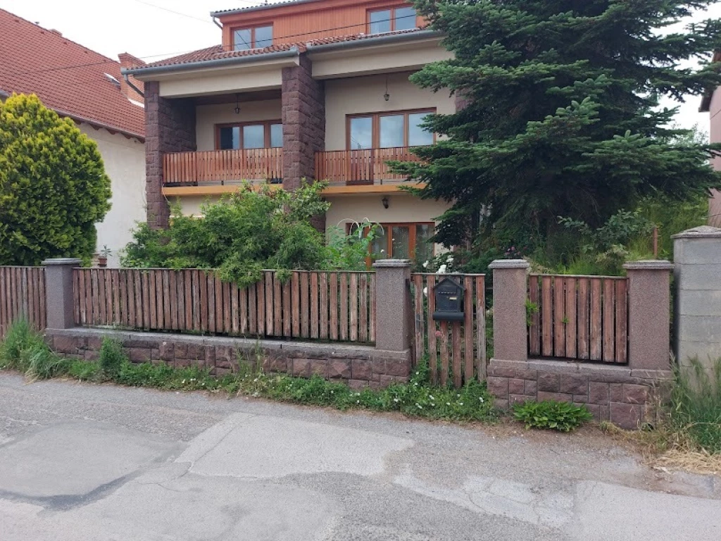 Eladó Ház, Pécs