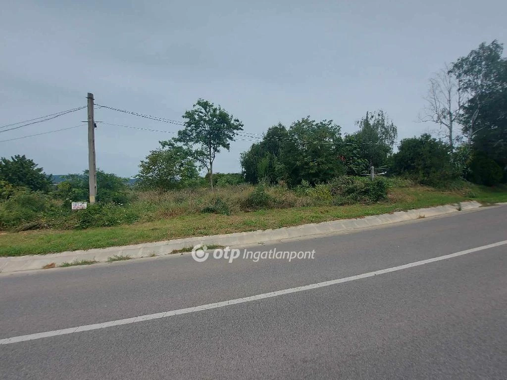 For sale periphery plot, Pécs, Újhegy