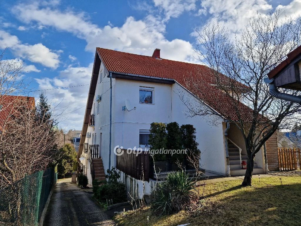 c3-1-name c2-19-name, Siófok