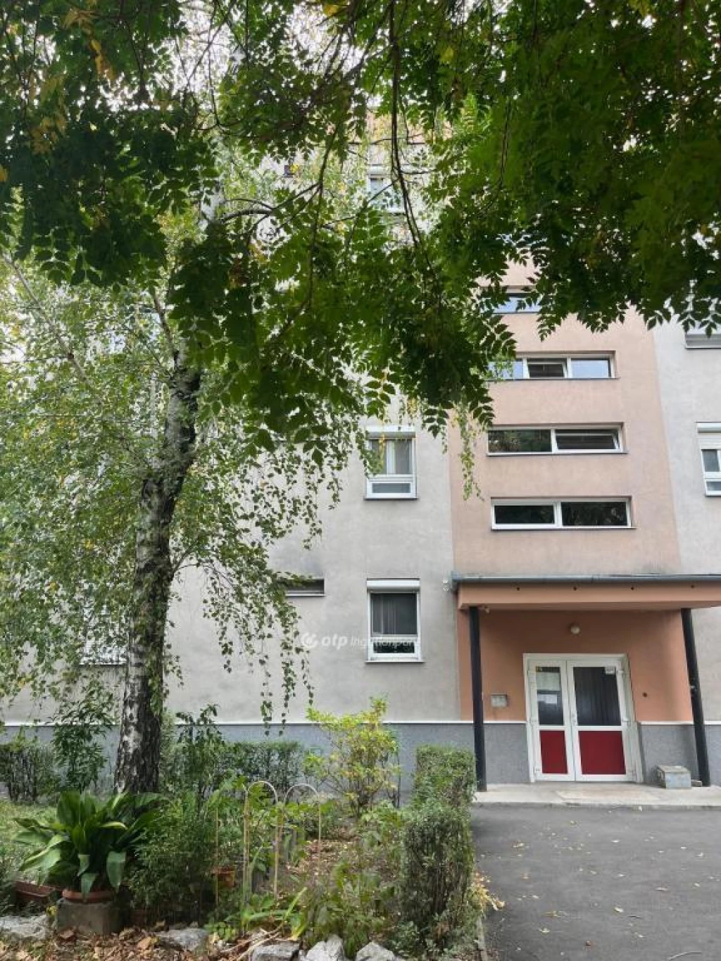 c3-1-name c2-23-name, Pécs, Uránváros