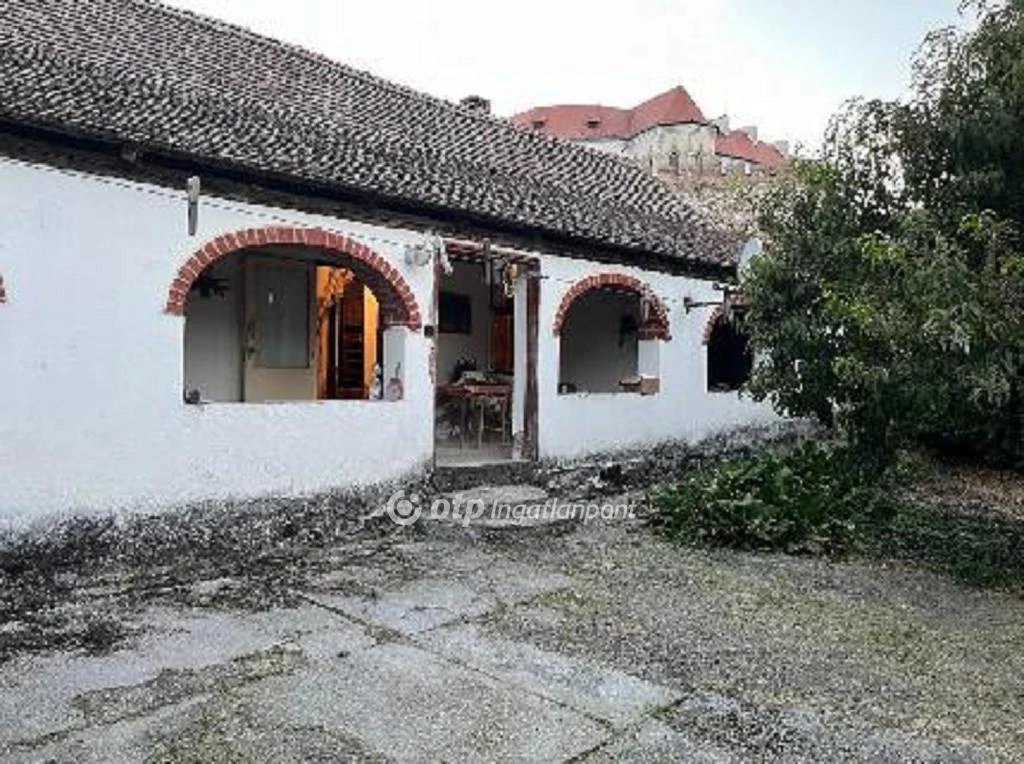 c3-1-name c2-1-name, Siklós