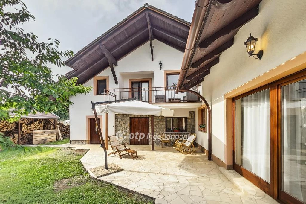 c3-1-name c2-1-name, Pécs, Mecsekoldal-Donátus