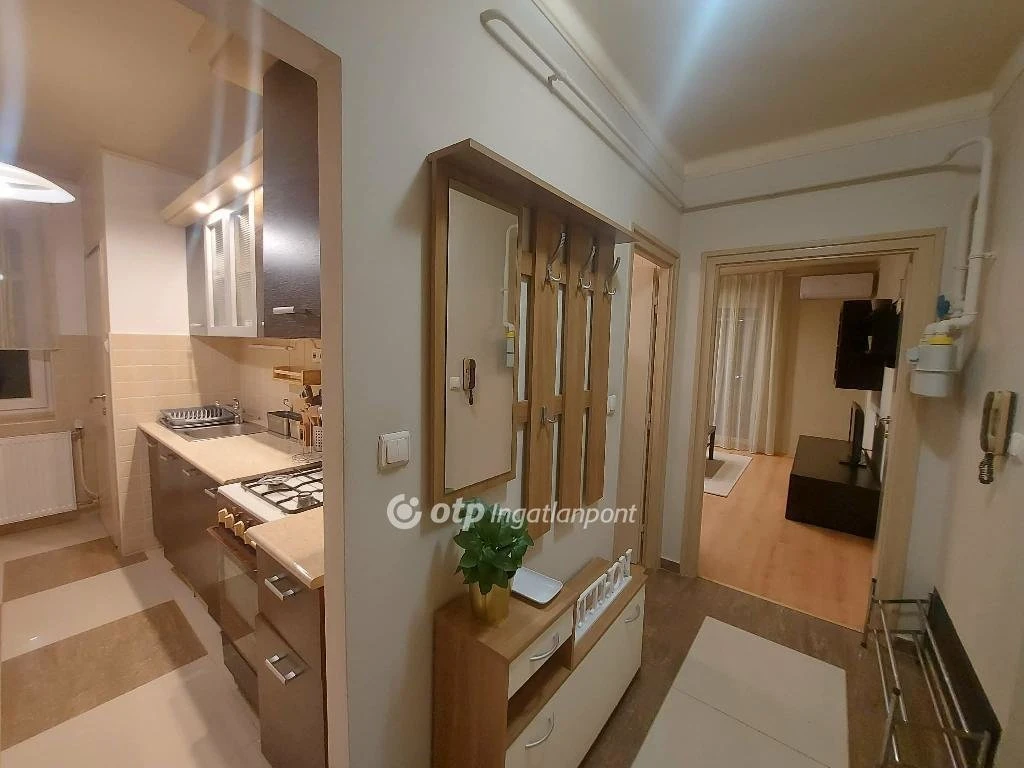 c3-1-name c2-19-name, Pécs, Budai-város