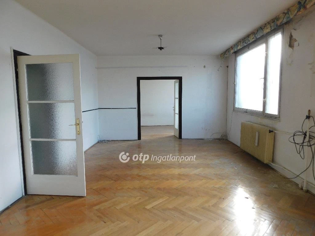 Eladó Lakás, Pécs