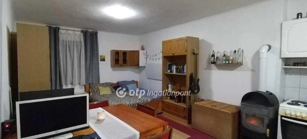 c3-1-name c2-19-name, Pécs, Pécsbánya