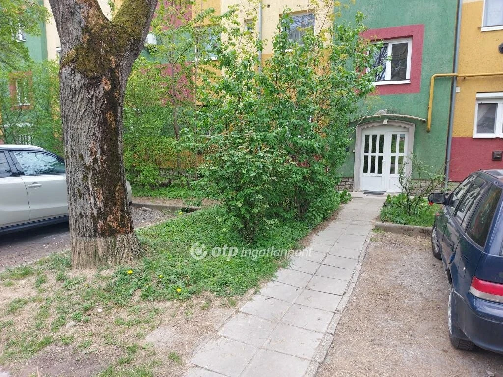 Eladó Lakás, Pécs