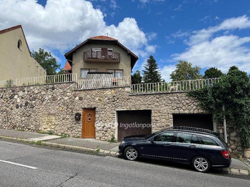 Eladó Ház, Pécs