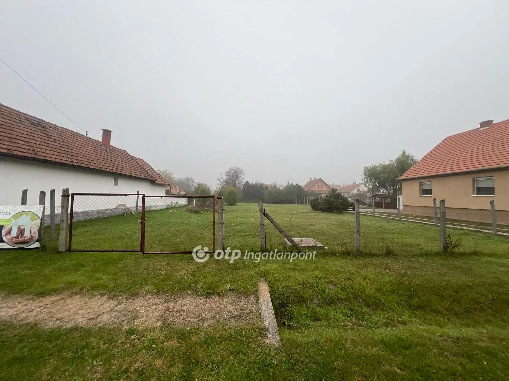 For sale building plot, Tápiógyörgye, családi házas