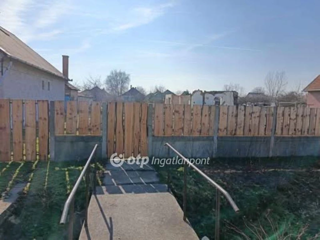 For sale building plot, Tiszatenyő, köszpont