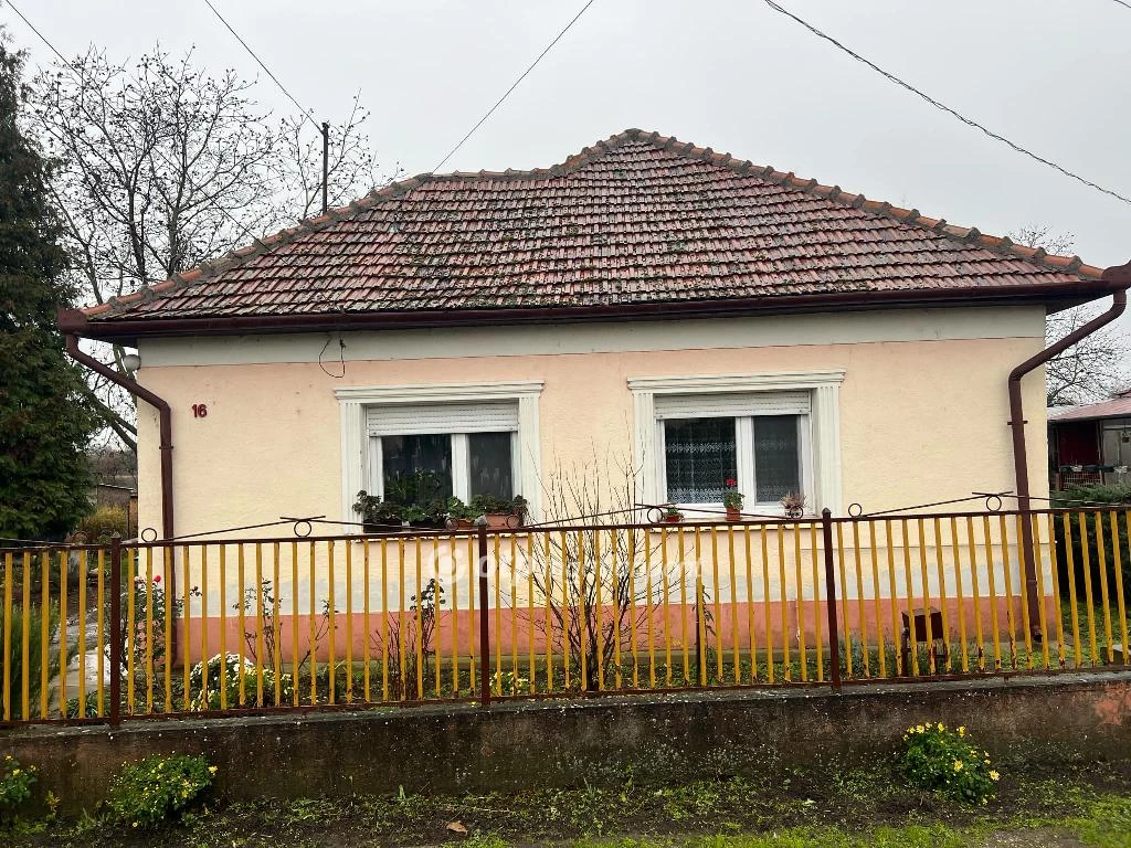 For sale house, Tápiószele, családi házas