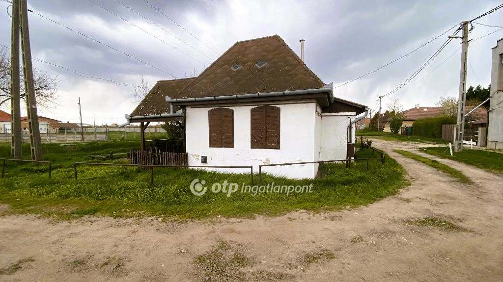 Eladó üzlet, Túrkeve, Külváros