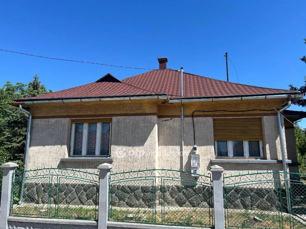 Eladó családi ház, Farmos, Családi házas