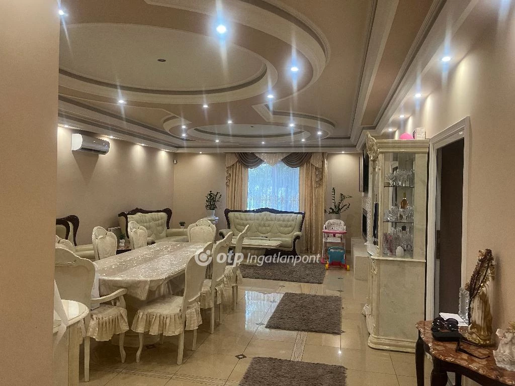 Eladó családi ház, Abony, Vasútállomáshoz közel