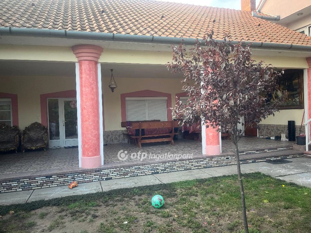 Eladó családi ház, Abony, Vasútállomáshoz közel