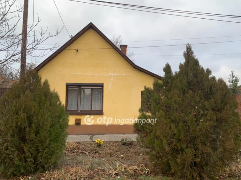 Eladó családi ház, Cegléd, csendes