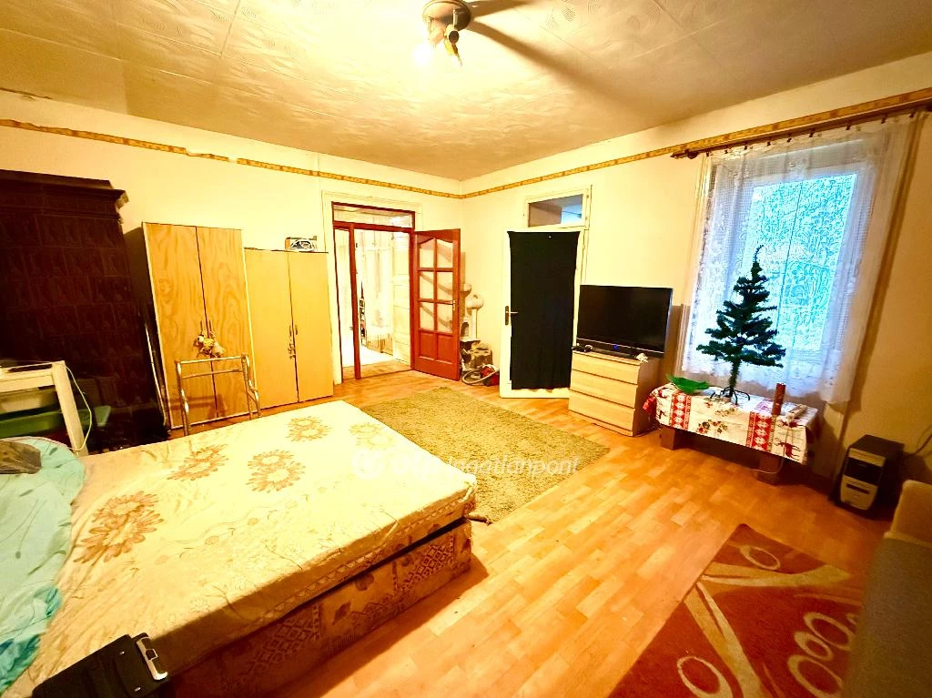 Eladó téglalakás, Tápiószele, Vasútállomás közeli