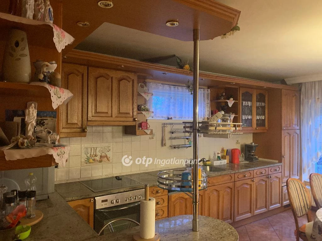 Eladó családi ház, Abony, csendes