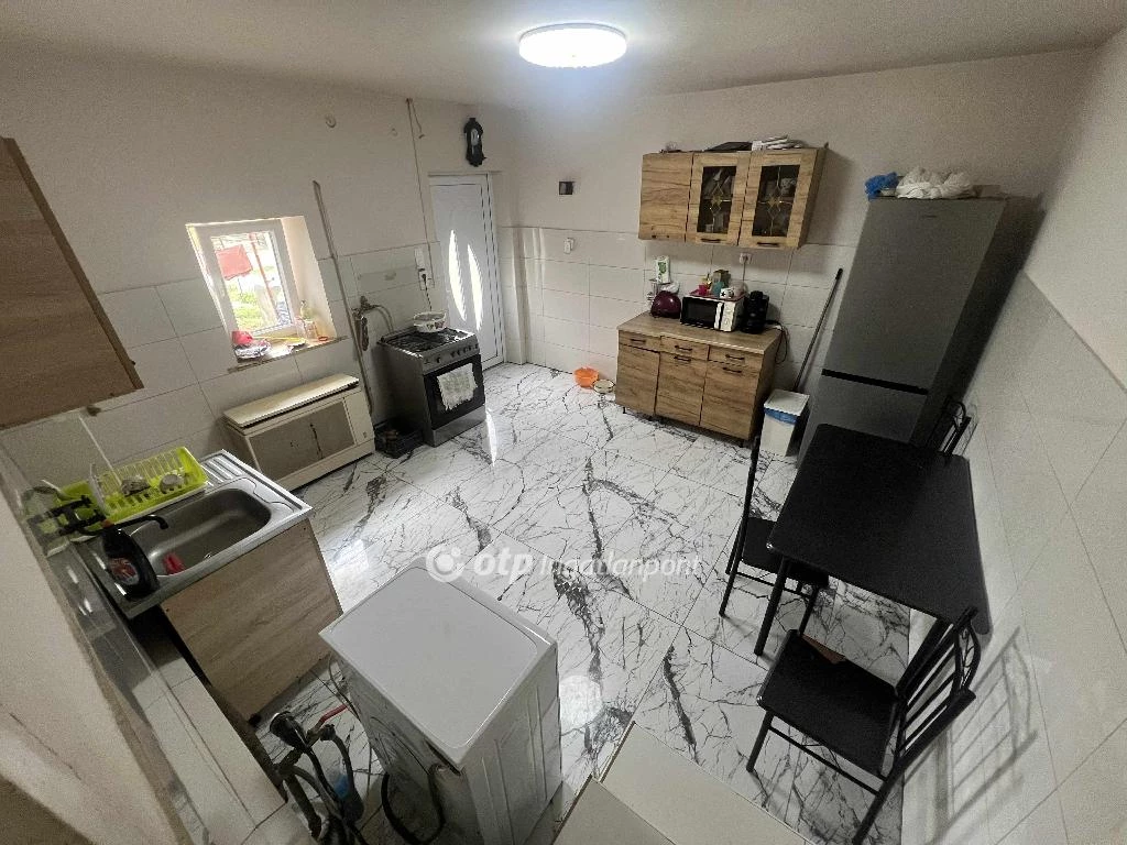 Eladó családi ház, Tápiógyörgye, családi házas