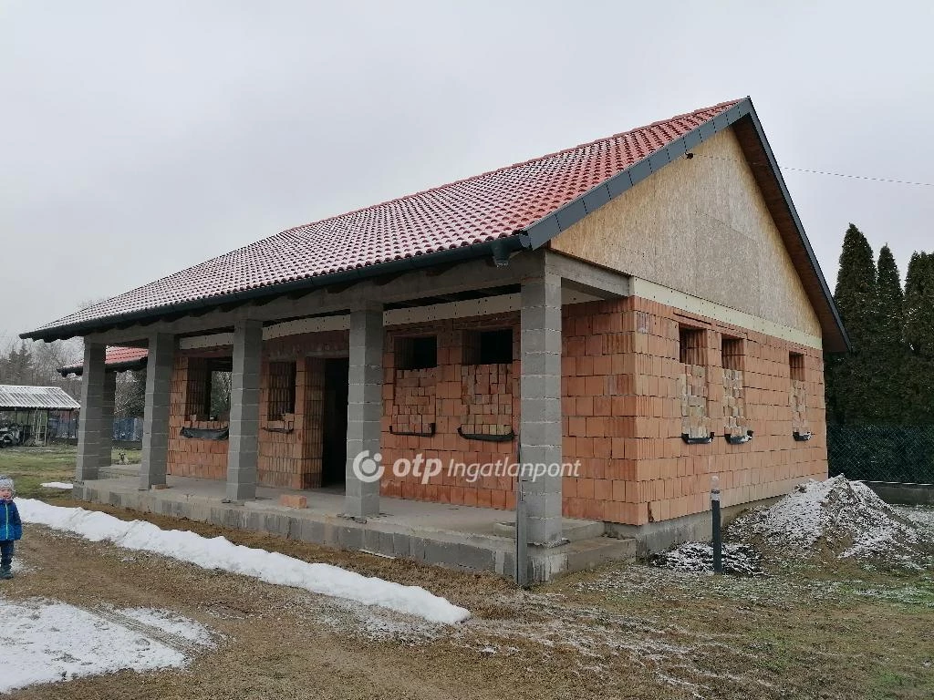 Eladó családi ház, Cegléd, Csendes