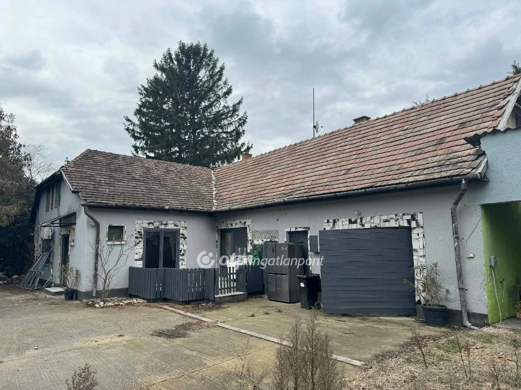 Eladó családi ház, Szigethalom, családi házas