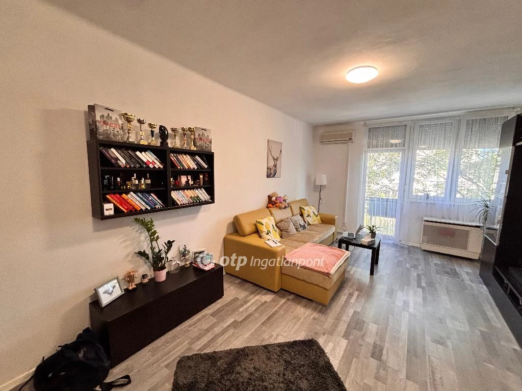 Eladó téglalakás, Szolnok, Buszpályaudvar