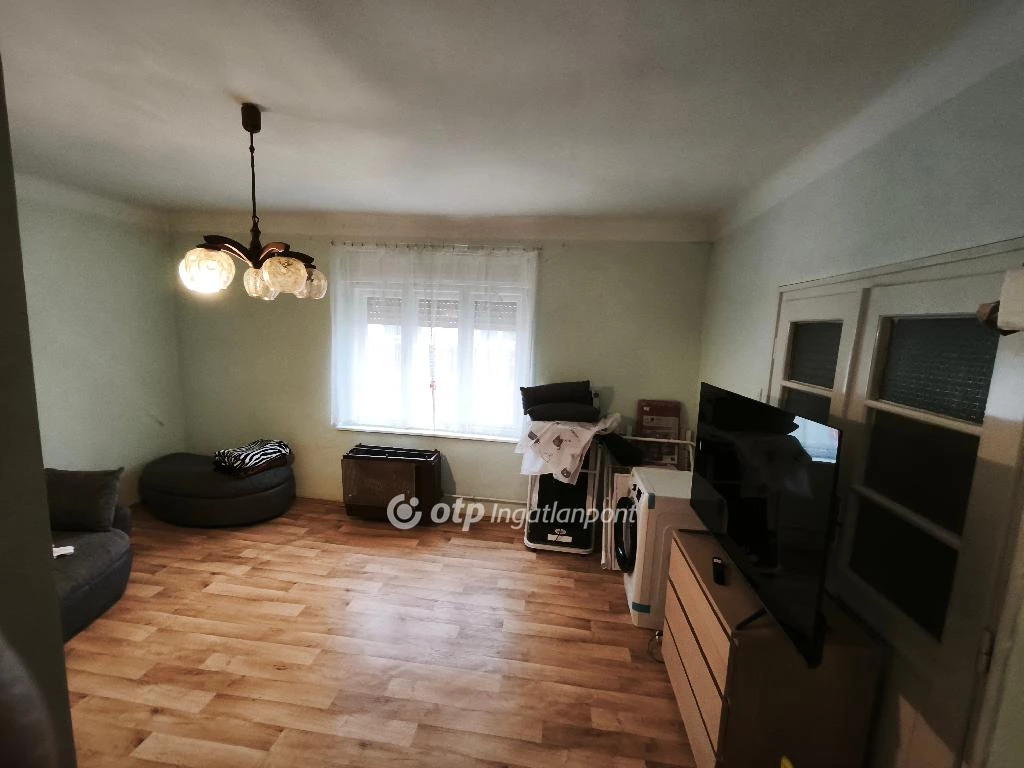 Eladó családi ház, Szolnok, Alcsi