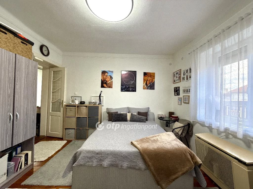 Eladó családi ház, Pilis, Központ közeli