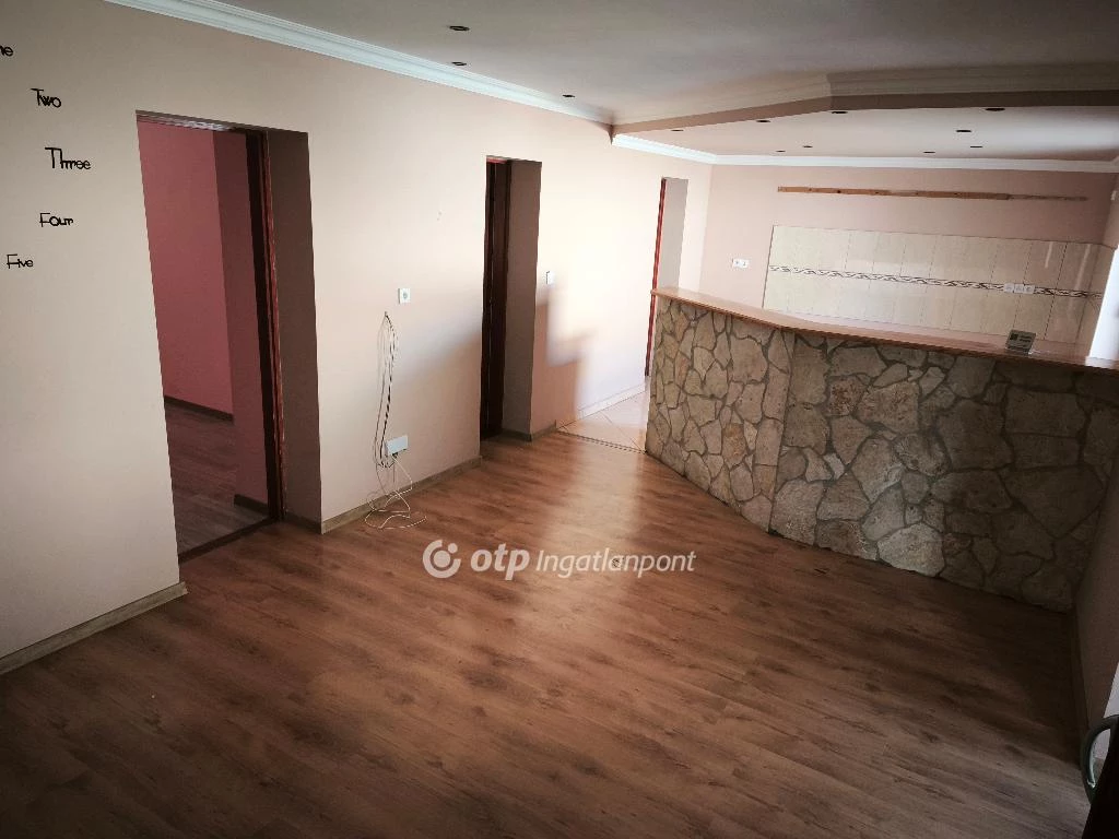 Eladó családi ház, Mezőtúr, Alsórész