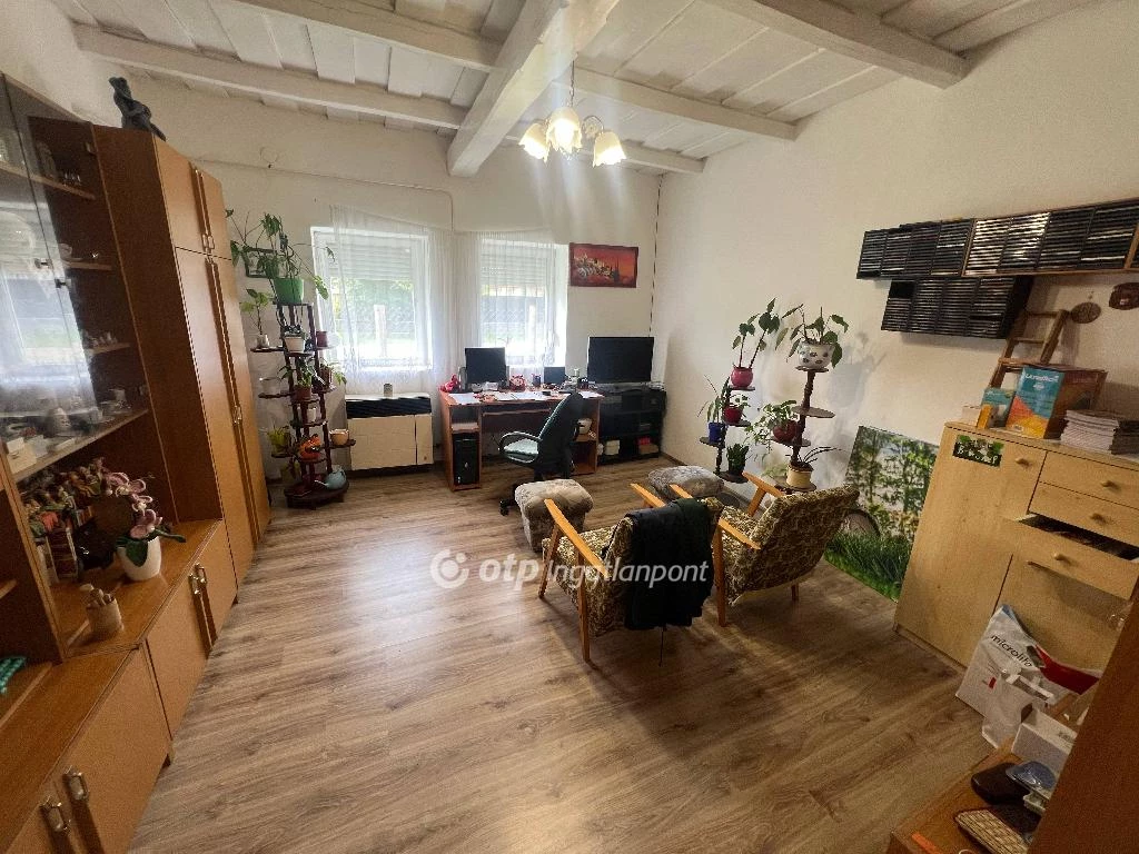 Eladó családi ház, Újszász, Belváros