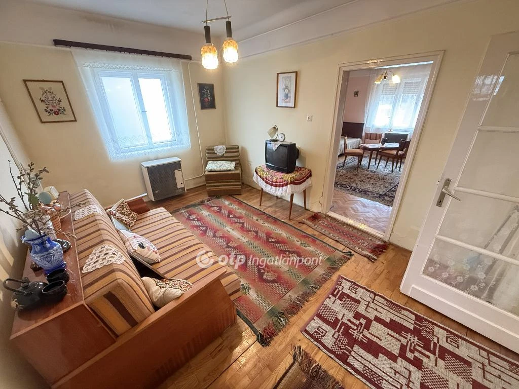 Eladó családi ház, Tiszakécske, Központ