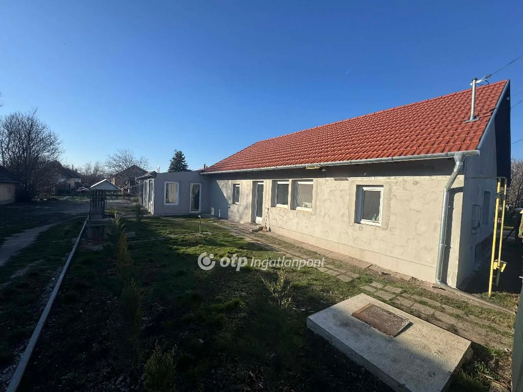 Eladó családi ház, Tápiógyörgye, foci pálya