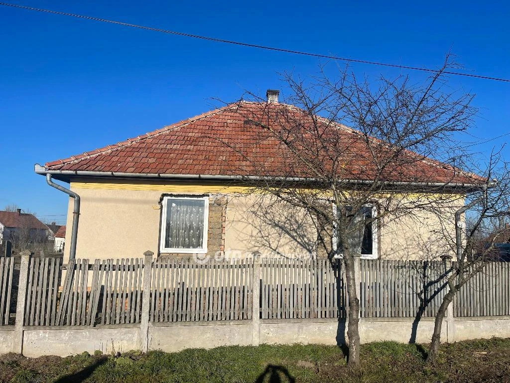 Eladó családi ház, Tápiógyörgye, családi házas
