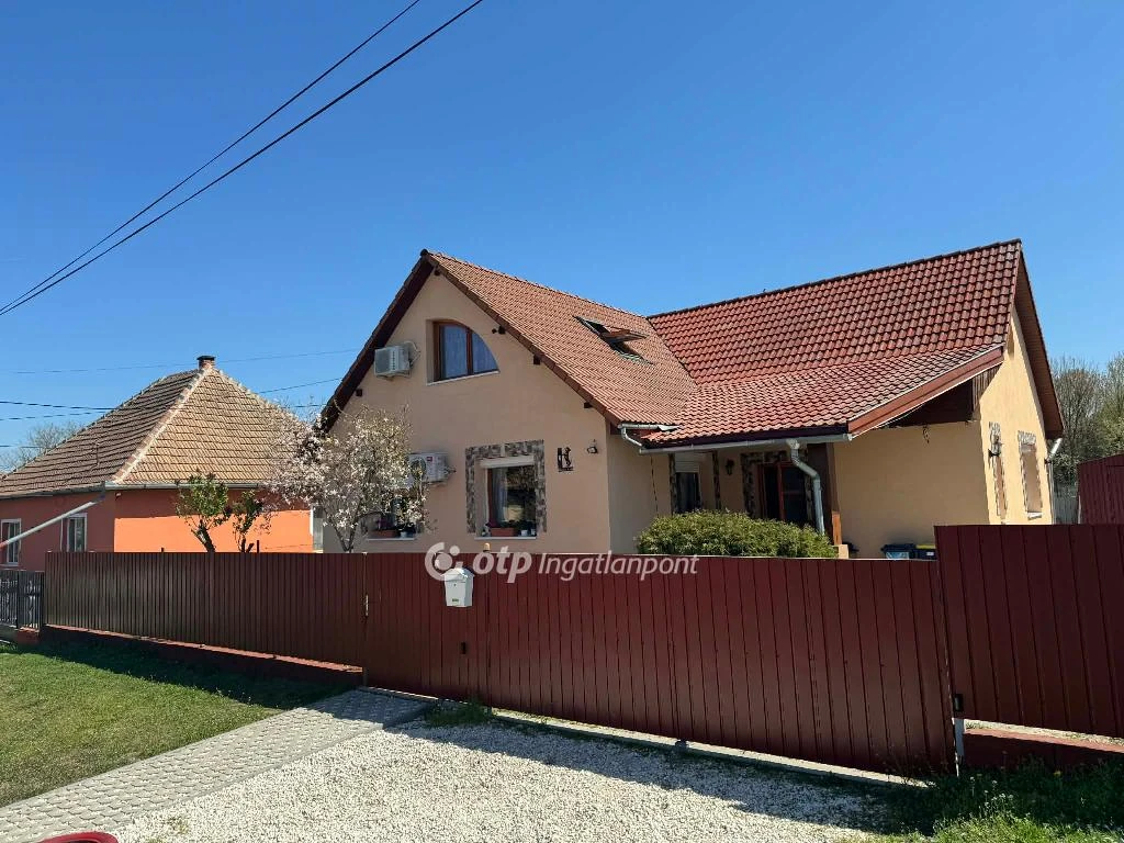 c3-1-name c2-1-name, Tápiószele, város széle