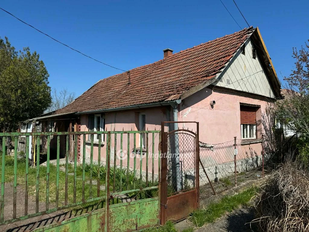 c3-1-name c2-1-name, Tápiógyörgye, focipálya