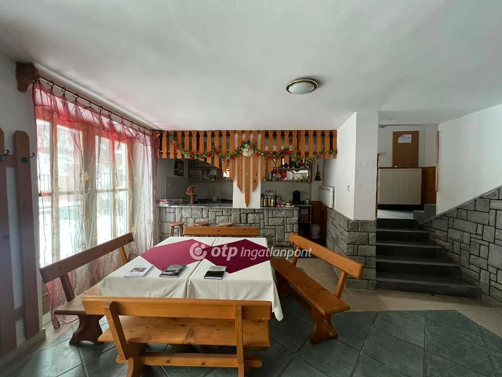 Eladó hotel, panzió, Pilisszentlászló, Pilisi Parkerdészet