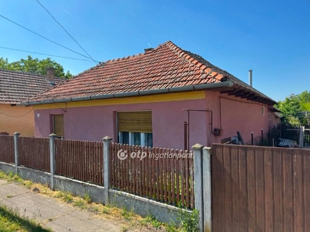Eladó családi ház, Tápiógyörgye, családi házas